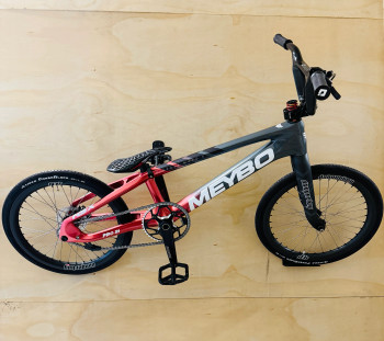 Meybo Custom Bike HSX Carbon